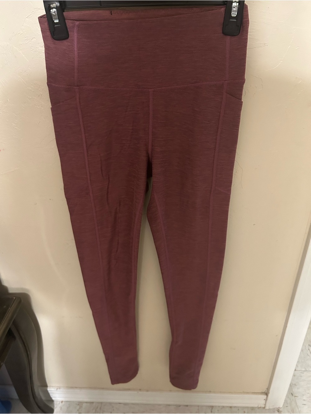 Dark pink Victoria’s Secret workout leggings, size 4